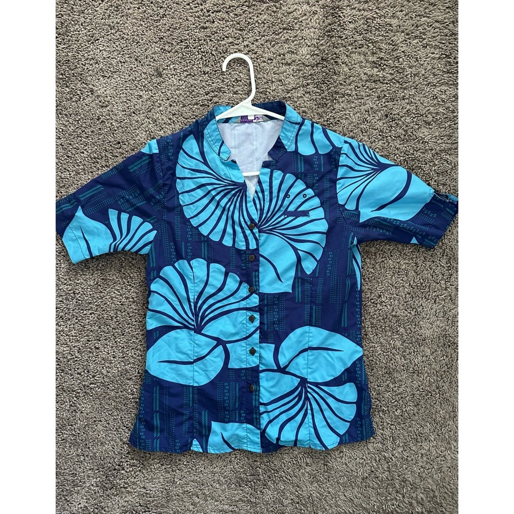 Hawaiian Airlines Uniform